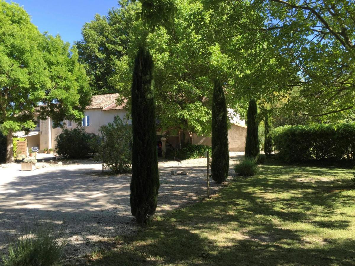 Le Cabanon Villa Le Thor Exterior photo