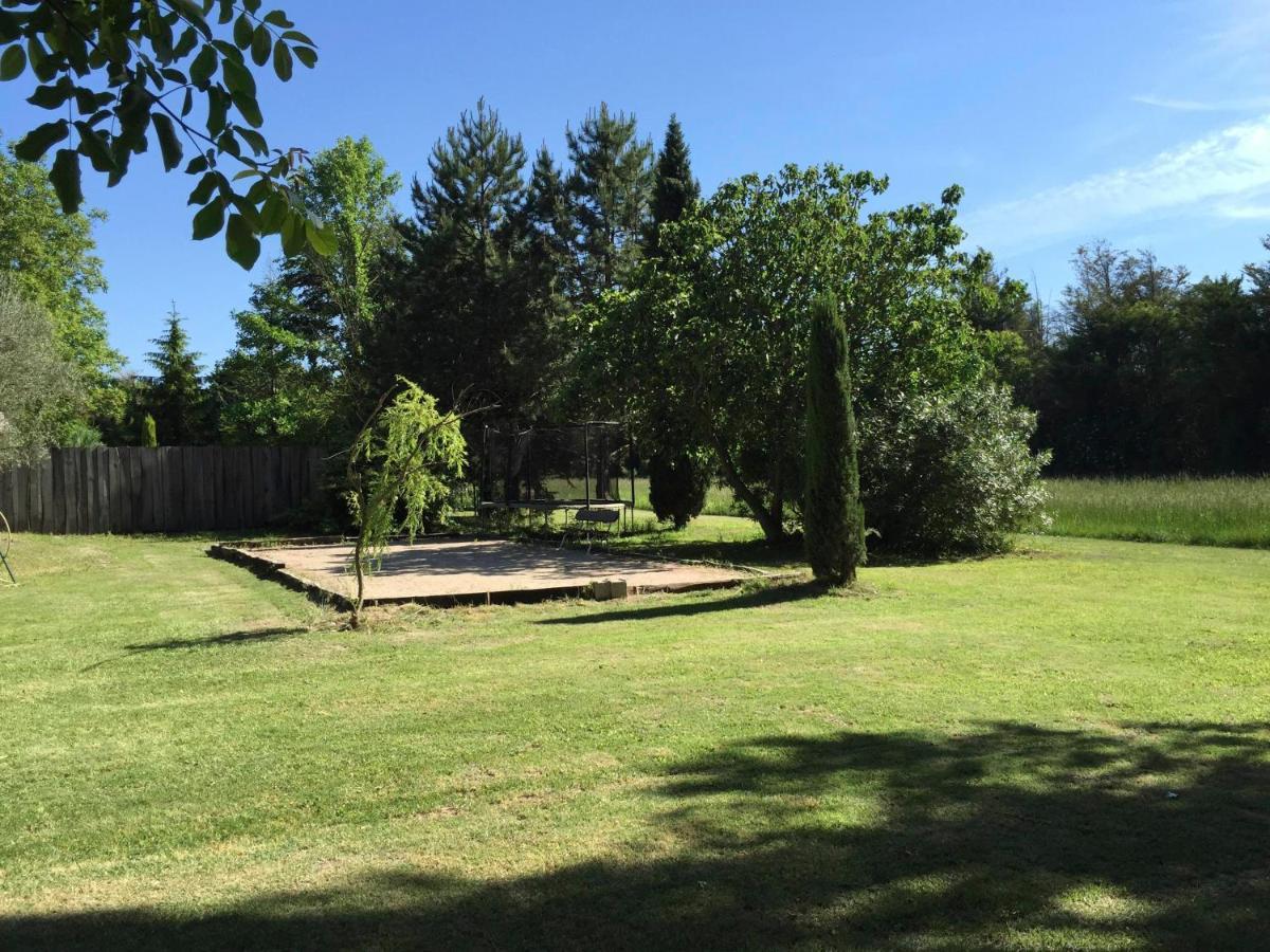 Le Cabanon Villa Le Thor Exterior photo
